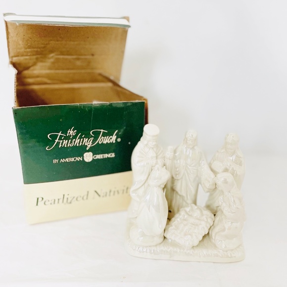 Vtg PlusMark An American Greeting Company Pearlized 1-pc Ceramic Nativity - Picture 6 of 7